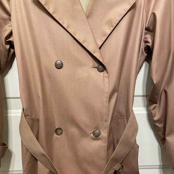 London Fog Tan Trench Coat - Size 6 Petite - Excellent Condition - Picture 4 of 10